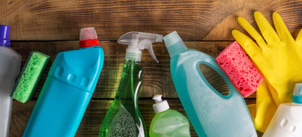 Cleaning Kit Essentials: The 7 Things You Need to Clean a Home